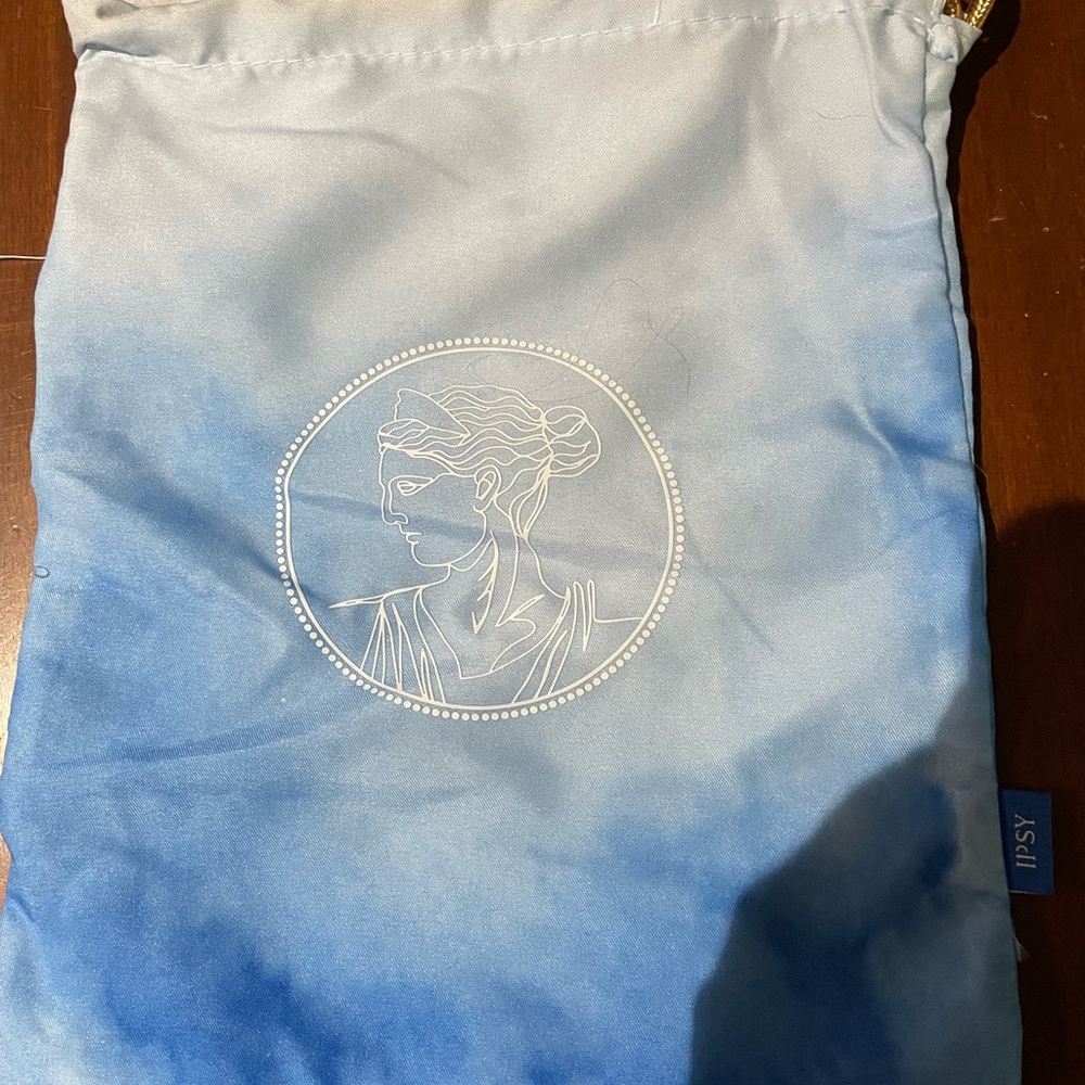 Makeup bags for bundles